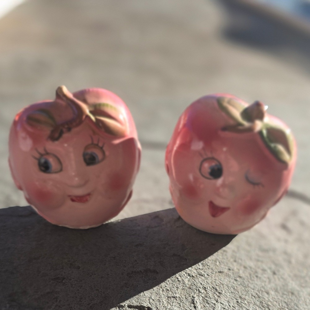 Vintage Anthropomorphic Peach Salt and Pepper Shakers Pink Ceramic Fruit Faces